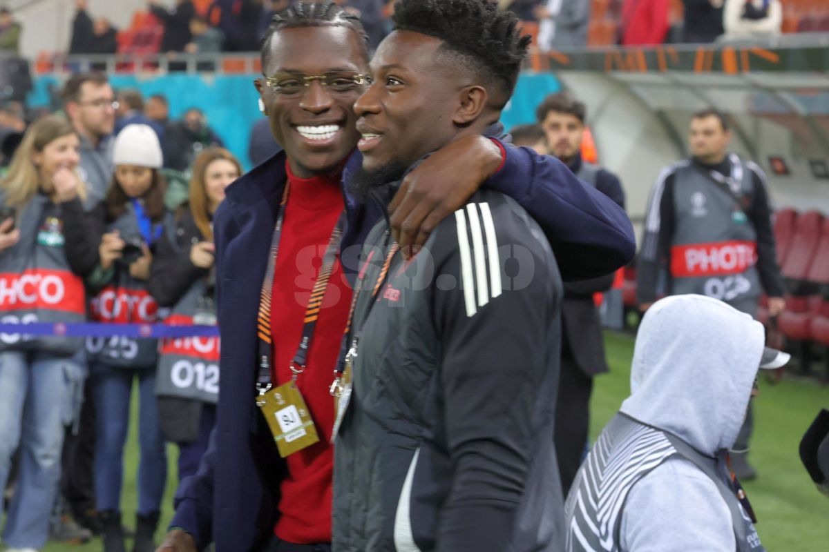 „Leii” între ei »  Joyskim Dawa l-a luat în primire pe starul lui Manchester United: imaginile surprinse pe Arena Națională