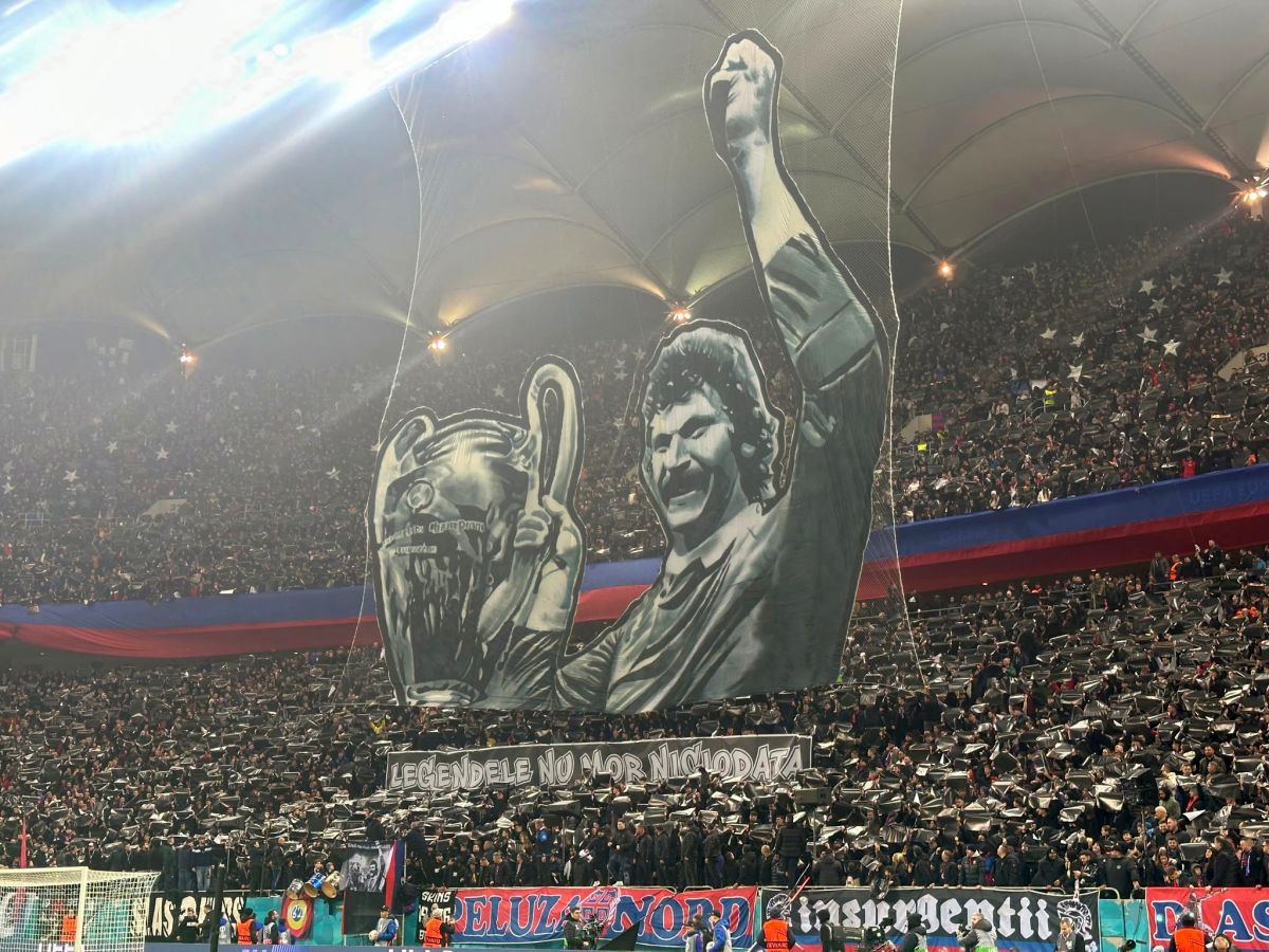 FCSB - Manchester United. Arena Națională, plină ochi: au acoperit și scările! » Scenografie impresionantă in memoriam Helmut Duckadam: „Legendele nu mor niciodată”