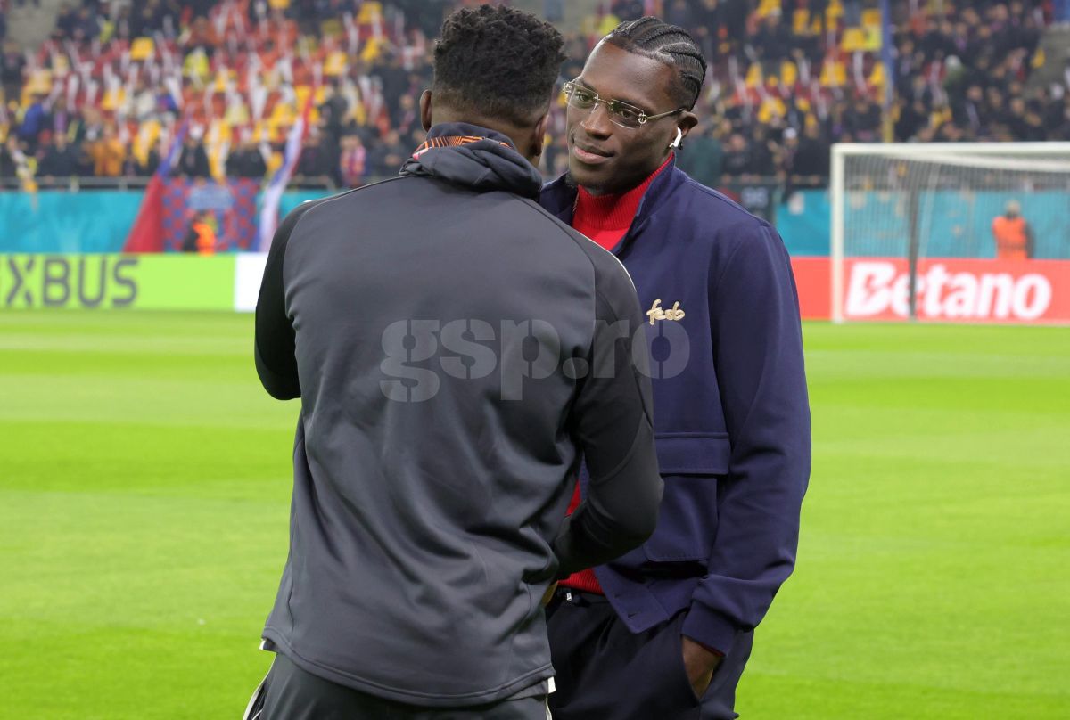 „Leii” între ei »  Joyskim Dawa l-a luat în primire pe starul lui Manchester United: imaginile surprinse pe Arena Națională