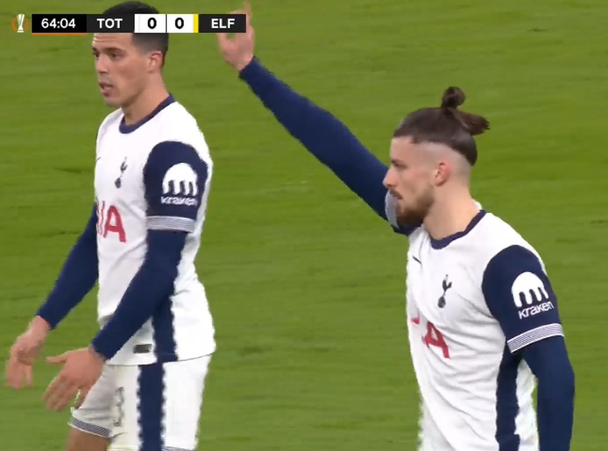 Radu Drăgușin s-a accidentat în Tottenham - Elfsborg