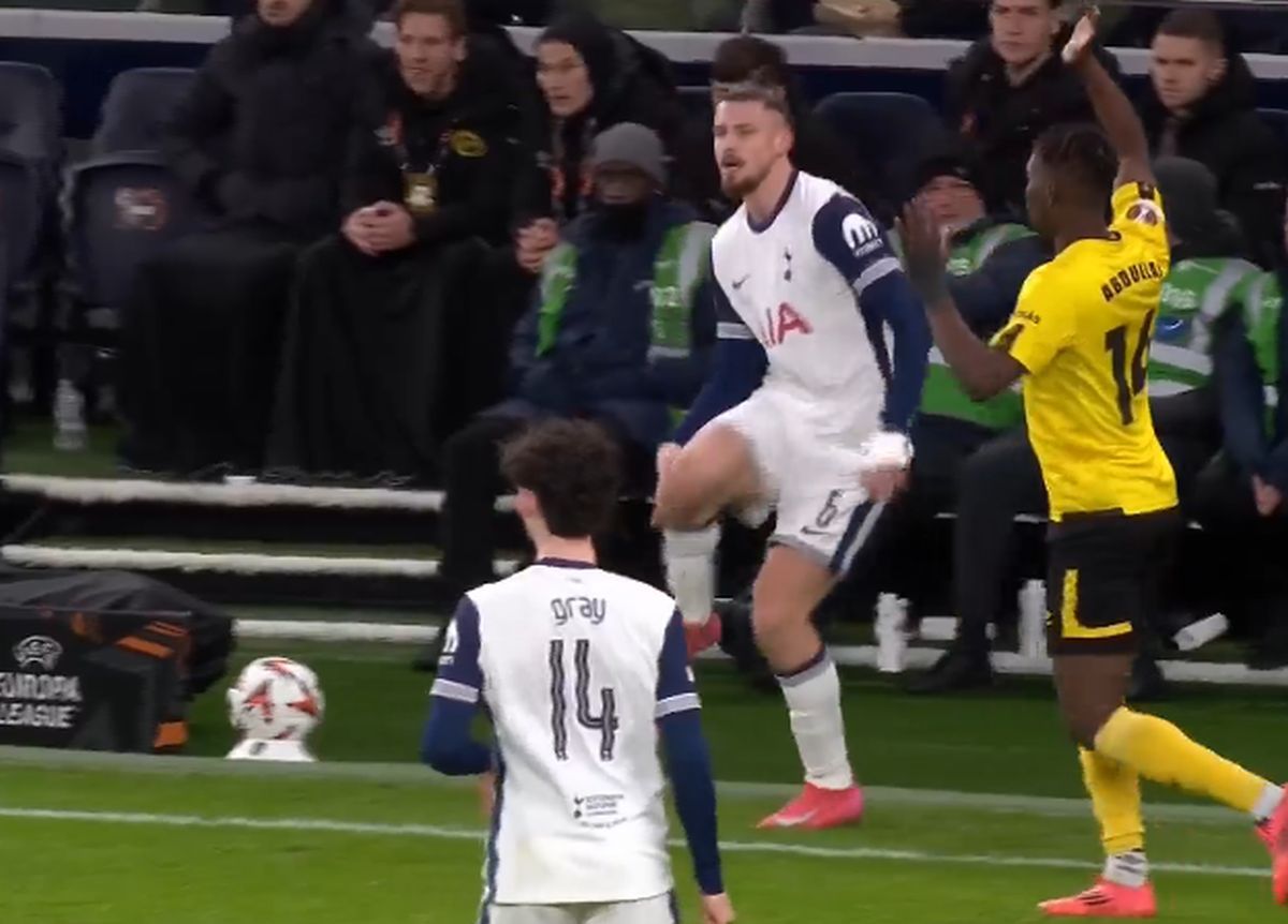 Tottenham, în optimile Europa League » Partidă de tristă amintire pentru Drăgușin, care s-a „rupt” în repriza a doua