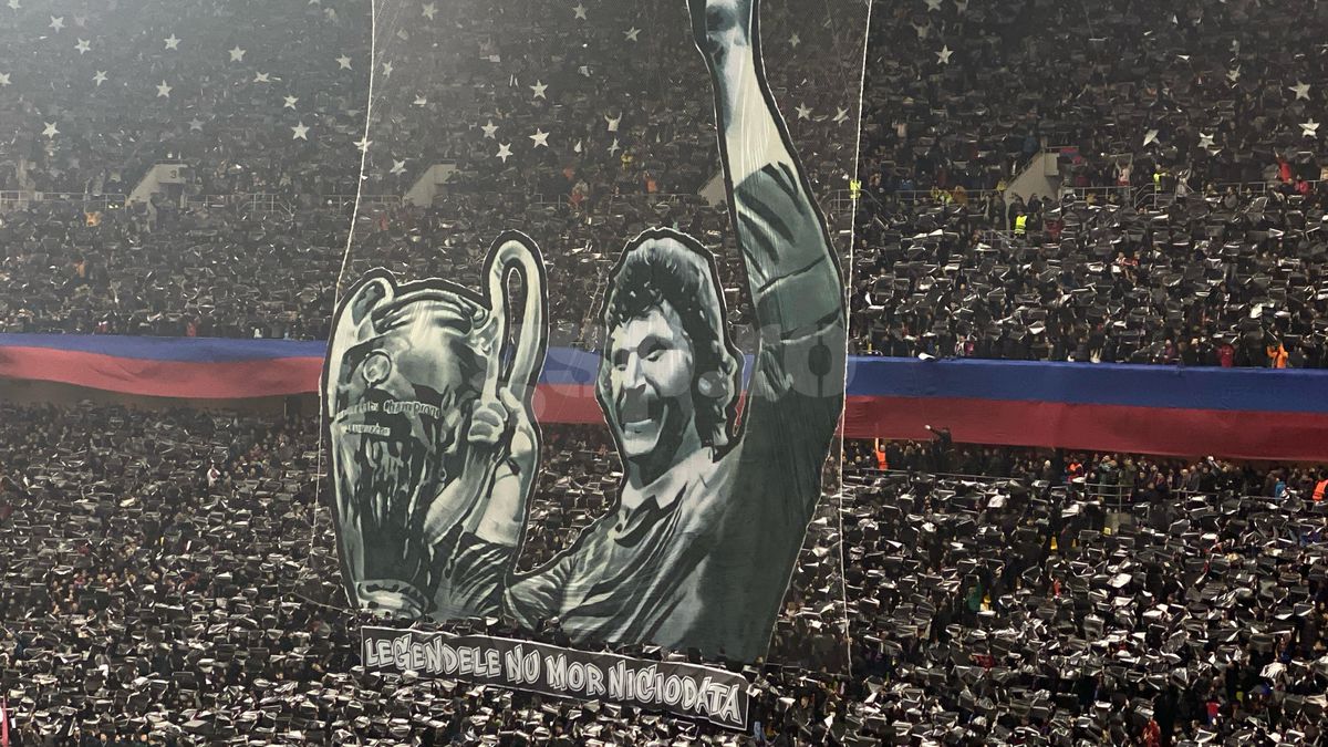 Scenografie în memoria lui Duckadam la FCSB - Man United