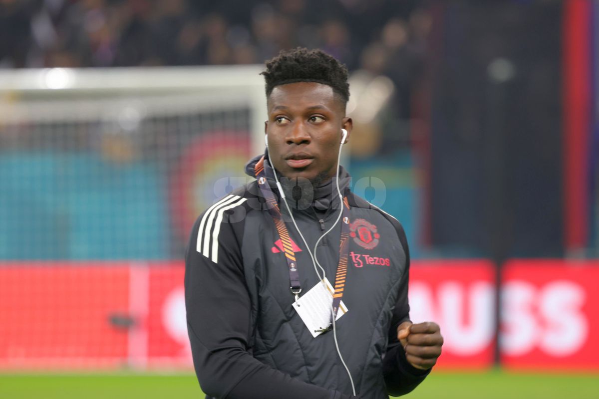 „Leii” între ei »  Joyskim Dawa l-a luat în primire pe starul lui Manchester United: imaginile surprinse pe Arena Națională