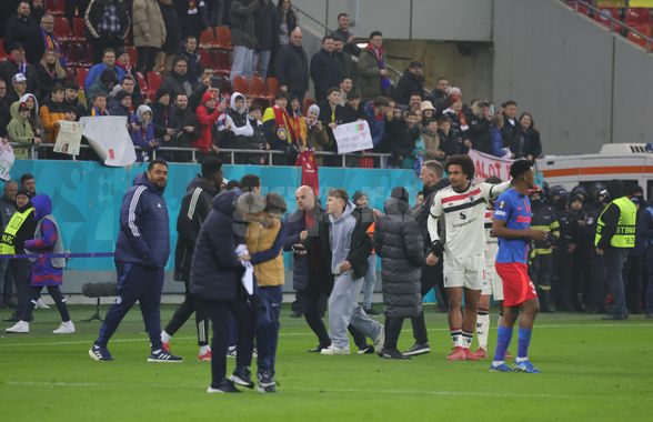 I-au lăsat în ofsaid pe organizatori! A venit nota de plată după ce suporterii au invadat terenul la FCSB - Manchester United