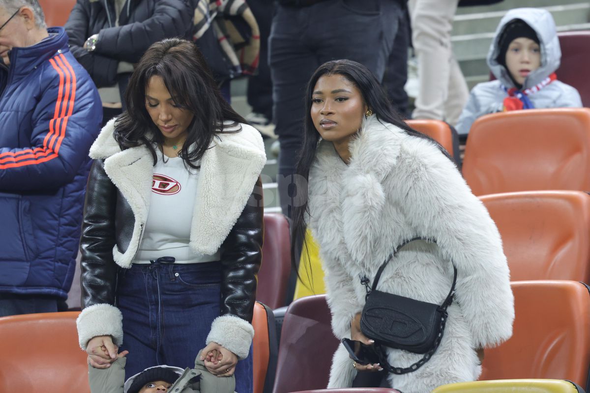 Soția fotbalistului de la FCSB a atras toate privirile înainte de FCSB - Manchester United