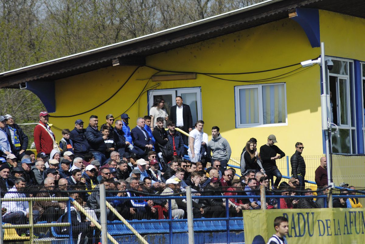 Localitatea din Ilfov aleasă pentru „o bază sportivă modernă, un stadion de fotbal ca la carte”: „Am avut astăzi o discuție aplicată, e nevoie!”
