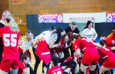 Trebuie să achite 450.000 de euro din bani publici către 5 persoane care n-au lucrat o secundă la echipă