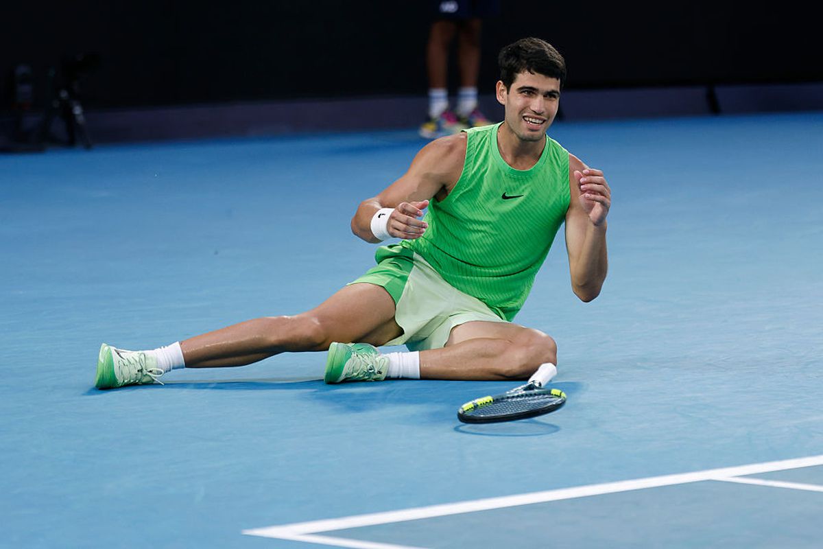 Carlos Alcaraz, triumfător în cea mai lungă semifinală din istoria Australian Open! Alexander Zverev a revenit de la 0-2 la seturi, dar nu s-a putut impune