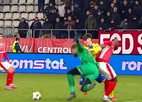 S-a încăpățânat să gafeze: Epassy, două greșeli la faza în care Petrolul a egalat-o pe Dinamo