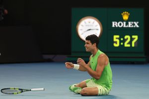 Carlos Alcaraz, triumfător în cea mai lungă semifinală din istoria Australian Open! Alexander Zverev a revenit de la 0-2 la seturi, dar nu s-a putut impune