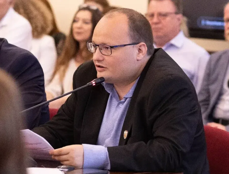 Mihai Liviu Gabriel Decizie absurdă! Clubul de handbal finanțat din bani publici trebuie să achite 450.000 de euro către 5 persoane care n-au lucrat o secundă la echipă