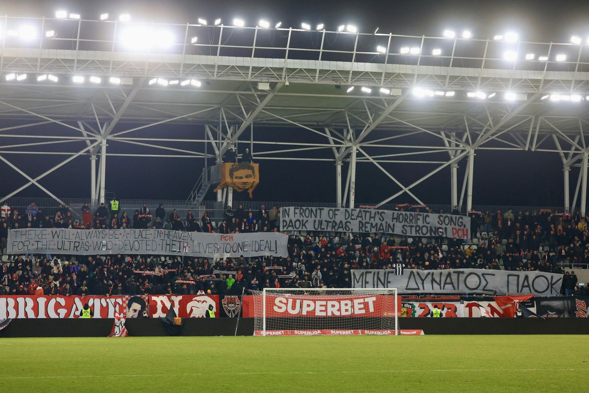 Ce a afișat PCH în memoria suporterilor decedați ai celor de la PAOK: „Rămâneți puternici!”