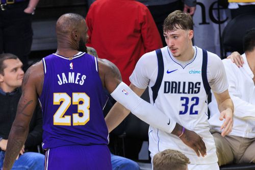 Cooper Flagg, starul lui Dallas Mavericks, alături de LeBron James/Foto: Imago Images