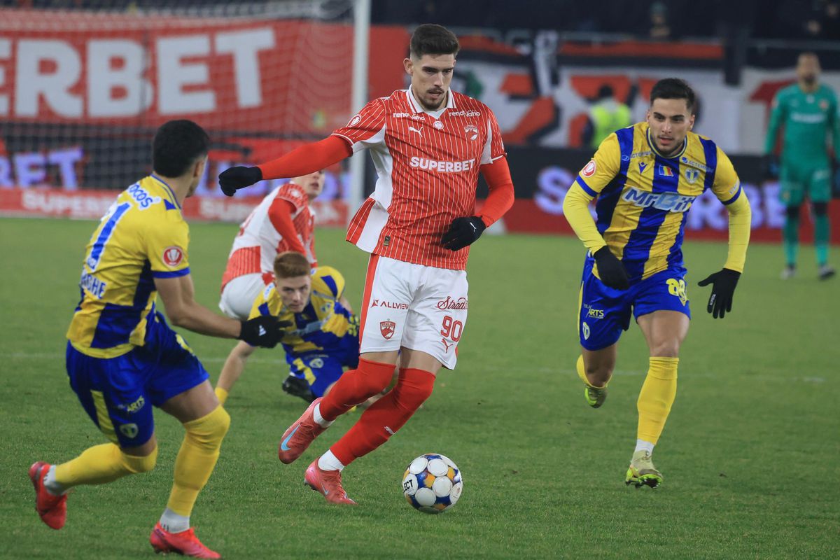 Încurcată de Petrolul, Dinamo umblă la „pușculiță”: „Suntem în discuții pentru apărare, mijloc și atac”