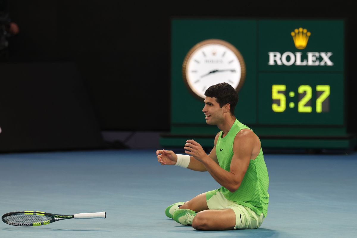 Carlos Alcaraz, triumfător în cea mai lungă semifinală din istoria Australian Open! Alexander Zverev a revenit de la 0-2 la seturi, dar nu s-a putut impune