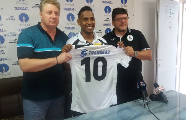 EXCLUSIV VIDEO Cum îl caracterizează Cristi Pustai pe Eric de Oliveira: „Îmi spunea mereu: «Ești cel mai comunist antrenor!»” 