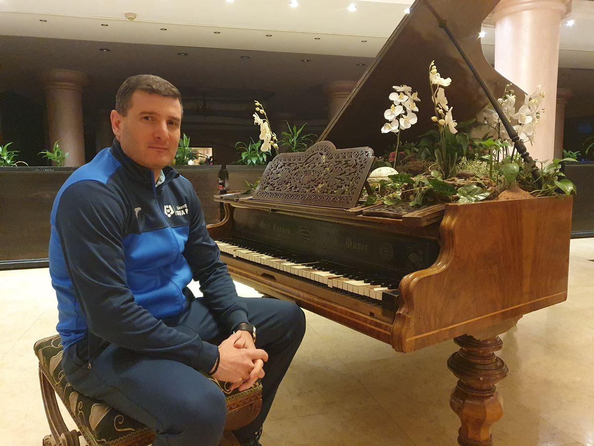 INTERVIU Laszlo Balint, antrenorul liderului din Liga 2: „Nu plec de la Arad nici dacă vin oferte tentante din prima ligă!”