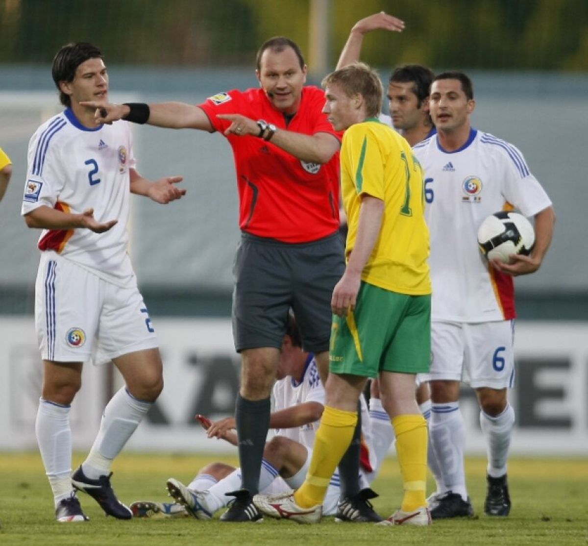FOTO România schimbă din nou hainele » Echipament inedit contra Armeniei: déjà vu de pe vremea când Rădoi era pe teren