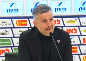 Scăpare înaintea conferinței lui Edi Iordănescu: „Bine că îmi aduci microfonul...”