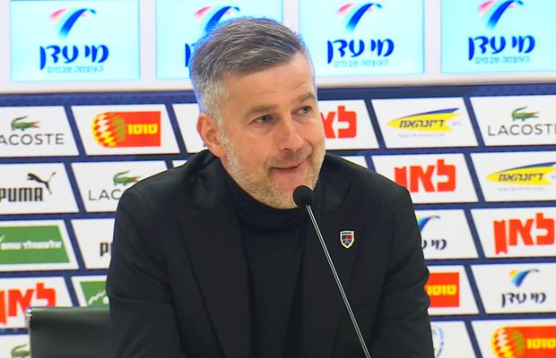 Scăpare înaintea conferinței lui Edi Iordănescu: „Bine că îmi aduci microfonul...”