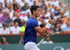 Carlos Alcaraz a reușit punctul turneului la Miami » Puștiul-minune din tenis l-a învins pe Tsitsipas și e în „sferturi”