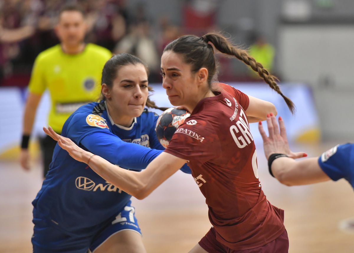 Rapid, victorie cu SCM Râmnicu Vâlcea » Momente de panică în final: Jovana Kovacevic s-a prăbușit pe parchet