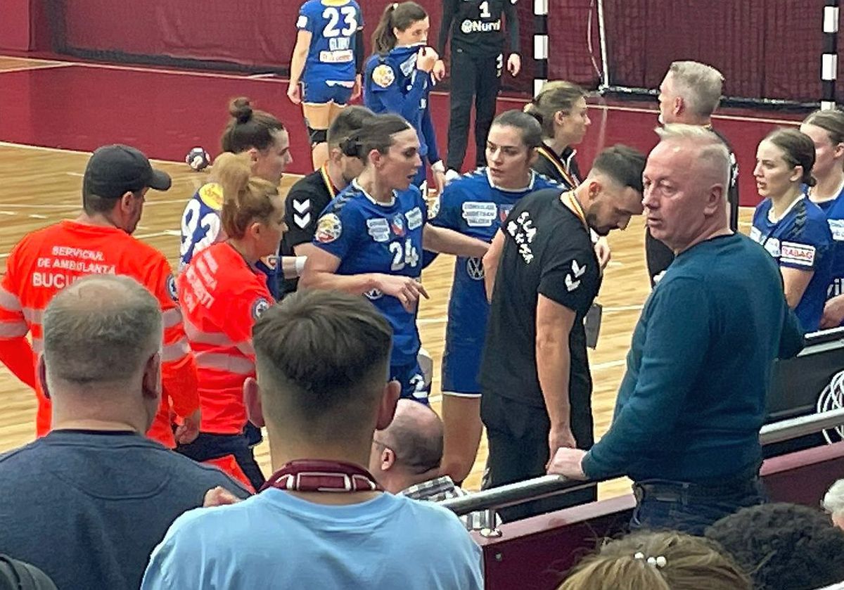 Rapid, victorie cu SCM Râmnicu Vâlcea » Momente de panică în final: Jovana Kovacevic s-a prăbușit pe parchet