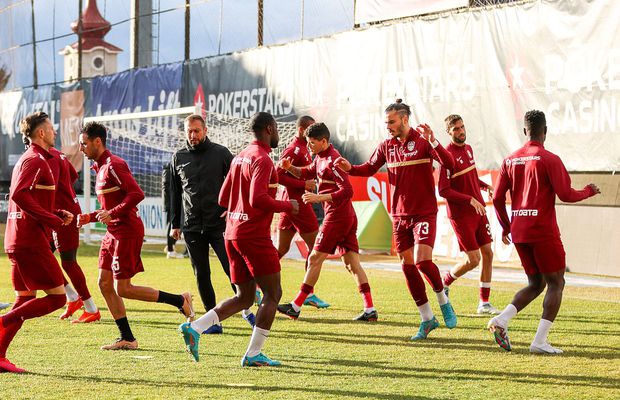 „Am probleme personale” » Fotbalistul fugit de la CFR Cluj în plin sezon a semnat și a fost prezentat la noua echipă