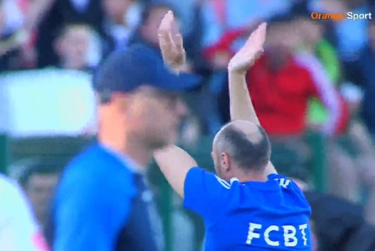 Lacrimile descătușării » Antrenorul din Superligă s-a pus în genunchi și a plâns după victorie