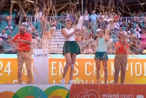 Danielle Collins (30 de ani, 53 WTA) a învins-o pe Elena Rybakina (24 de ani, 4 WTA), scor 7-5, 6-3, și a cucerit trofeul la Miami Open. Este cea mai importantă victorie din carieră.