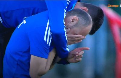 Lacrimile descătușării » Antrenorul din Superligă s-a pus în genunchi și a plâns după victorie