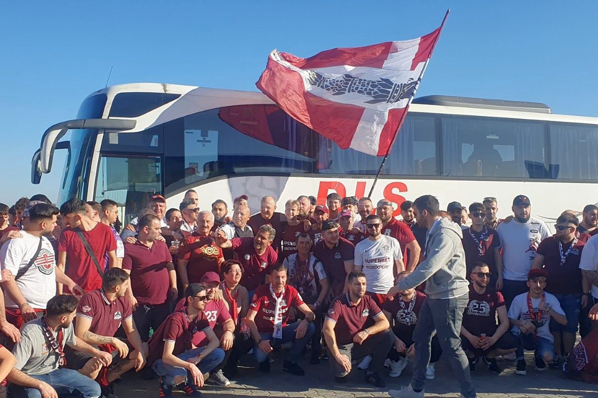 Fază complicată în Universitatea Craiova - Rapid » Eliminare dictată la câteva secunde după un penalty cerut de gazde