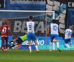 Primul penalty dictat împotriva Rapidului, în întregul sezonul, a venit în minutul 64 al meciului cu Universitatea Craiova. Scorul era 1-1 în acel moment. / FOTO: Raed Krishan (GSP.ro)