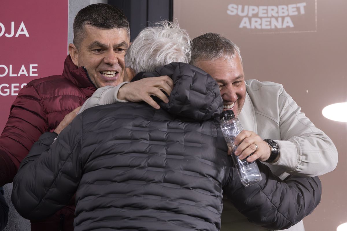 Gazeta a întrebat, Rădoi a dat răspunsul » Universitatea Craiova schimbă abordarea pentru „dubla” cu CFR Cluj: „Luăm în calcul inclusiv așa ceva”