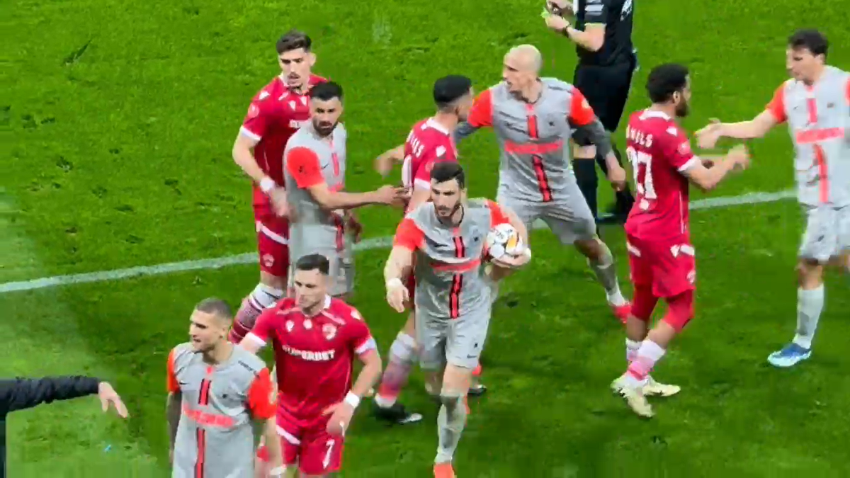 DINAMO - FCSB/ Miculescu s-a bucurat în fața PCH