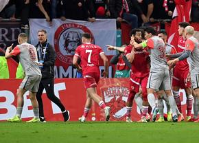 Scandal pe teren imediat după gol » Gestul făcut de Miculescu în fața galeriei lui Dinamo