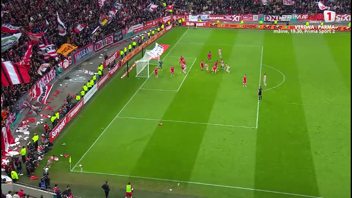 Fază controversată în derby-ul Dinamo - FCSB » Adrian Porumboiu și Marius Avram s-au pus de acord!