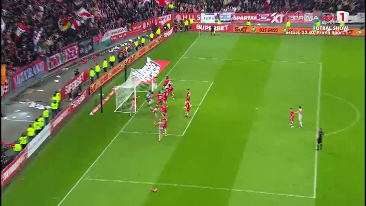 Fază controversată în derby-ul Dinamo - FCSB » Adrian Porumboiu și Marius Avram s-au pus de acord!