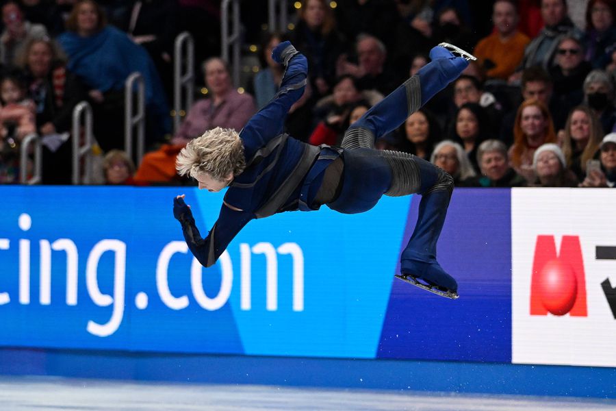 Săritura zmeură pe care a inventat-o patinatorul american FOTO Imago Images Motivația tristă a tânărului care continuă să uimească lumea patinajului artistic: „Evoluez pentru ei”