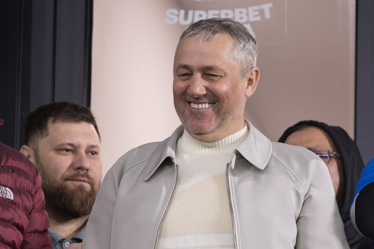 Gazeta a întrebat, Rădoi a dat răspunsul » Universitatea Craiova schimbă abordarea pentru „dubla” cu CFR Cluj: „Luăm în calcul inclusiv așa ceva”