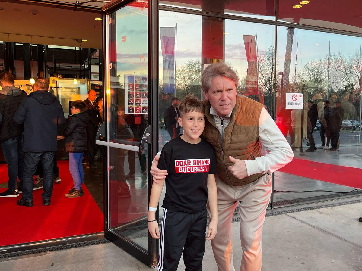 Mustață spera să introducă două bannere abominabile la Dinamo - FCSB » Ce conțineau, în realitate, mesajele descrise drept „ironii”