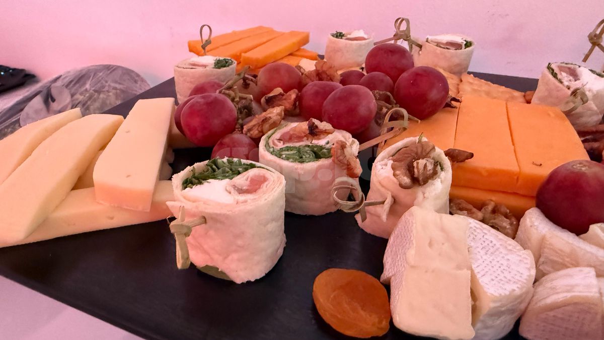 Insider în lojile de la Dinamo - FCSB » Cum arată meniul și ce au lipit „câinii” pe pereți