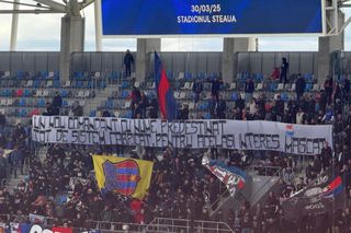 Protest în Ghencea! Ultrașii din Peluza Sud au luat atitudine: „De sistem fabricat, pentru același interes mascat”