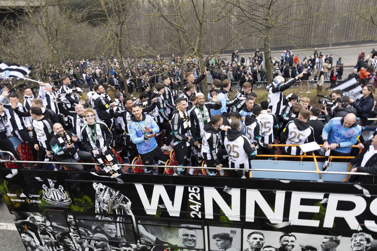 Imagini epice de la parada lui Newcastle! Peste 300.000 de oameni pe străzi