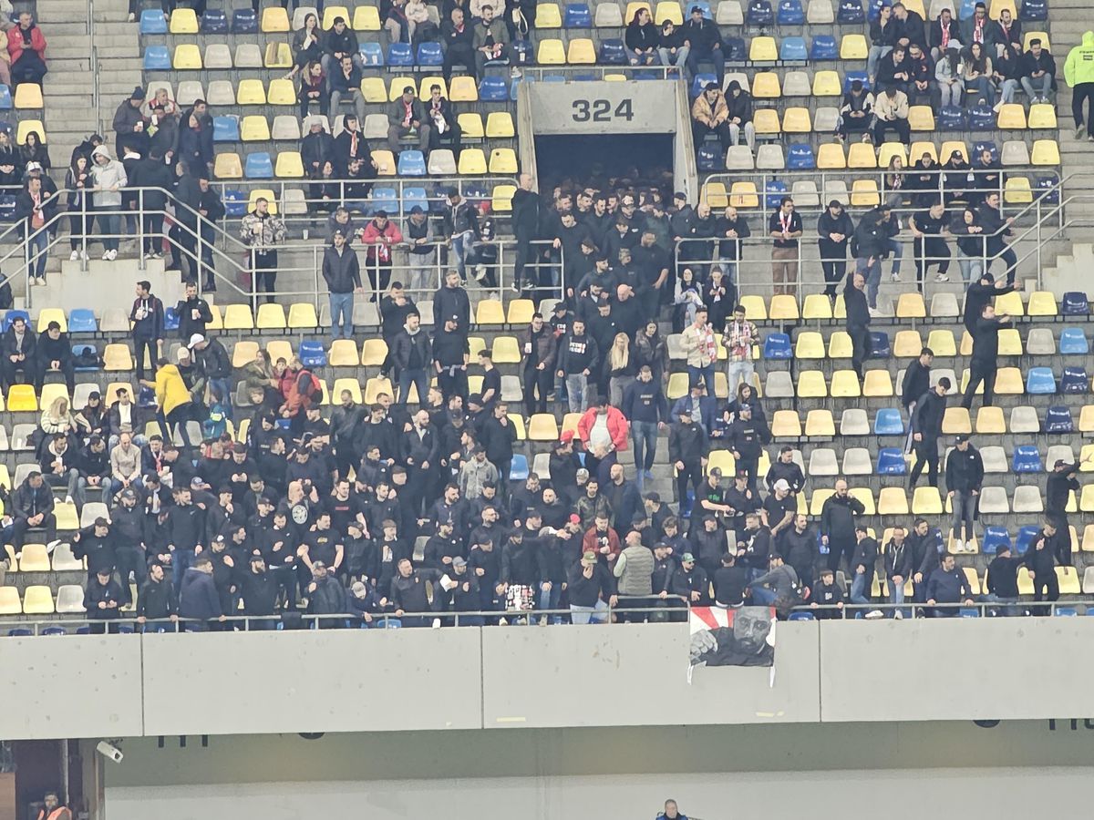 Mustață spera să introducă două bannere abominabile la Dinamo - FCSB » Ce conțineau, în realitate, mesajele descrise drept „ironii”