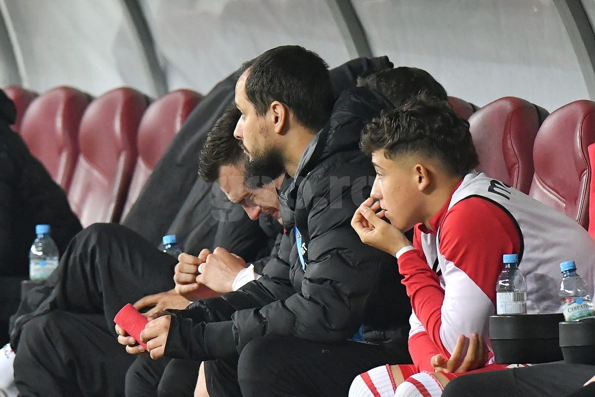 Dinamo a făcut implozie în 10 minute cu FCSB » Dărâmat, Politic a izbucnit în lacrimi pe margine