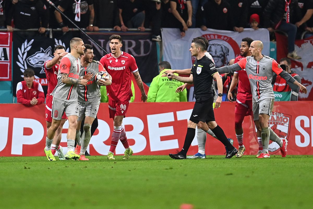 DINAMO - FCSB/ Miculescu s-a bucurat în fața PCH