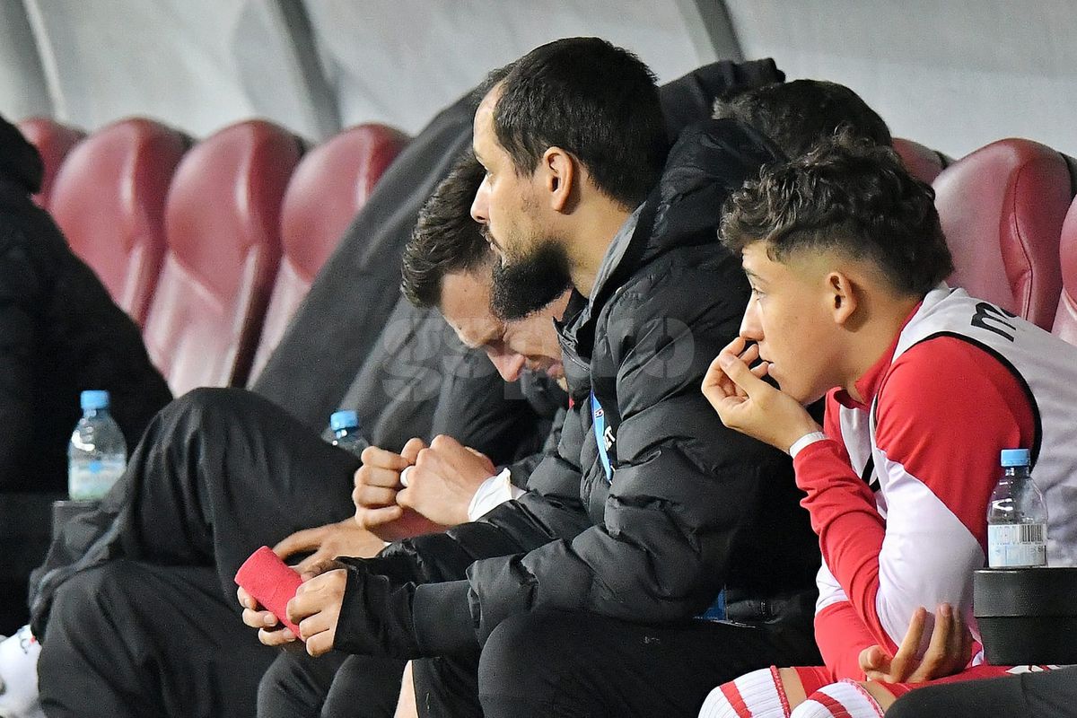 Dinamo a făcut implozie în 10 minute cu FCSB » Dărâmat, Politic a izbucnit în lacrimi pe margine