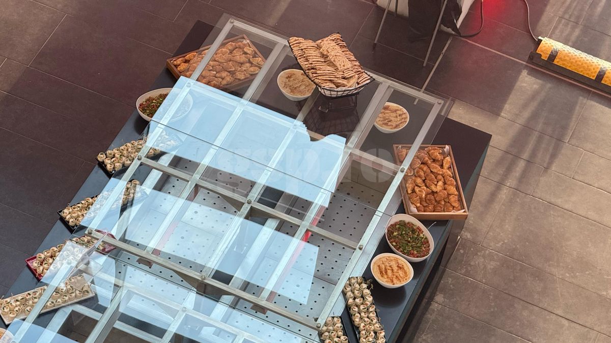 Insider în lojile de la Dinamo - FCSB » Cum arată meniul și ce au lipit „câinii” pe pereți