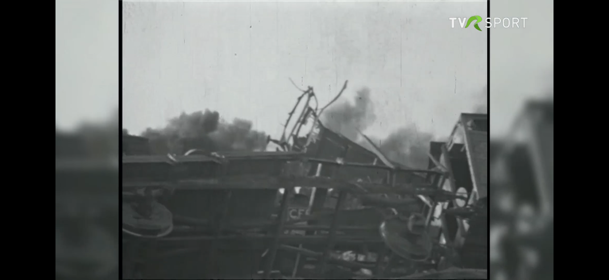 Imagini în premieră difuzate de Televiziunea Română » Cum a fost devastat stadionul Rapid în bombardamentele din 1944!